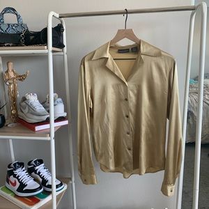 ‼️ SOLD ‼️ BANANA REPUBLIC Silk Button Up Shirt